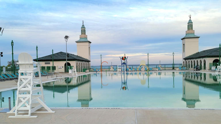 One Of New York's Wealthiest Suburbs In 2025 Is A Picturesque Gem With ...