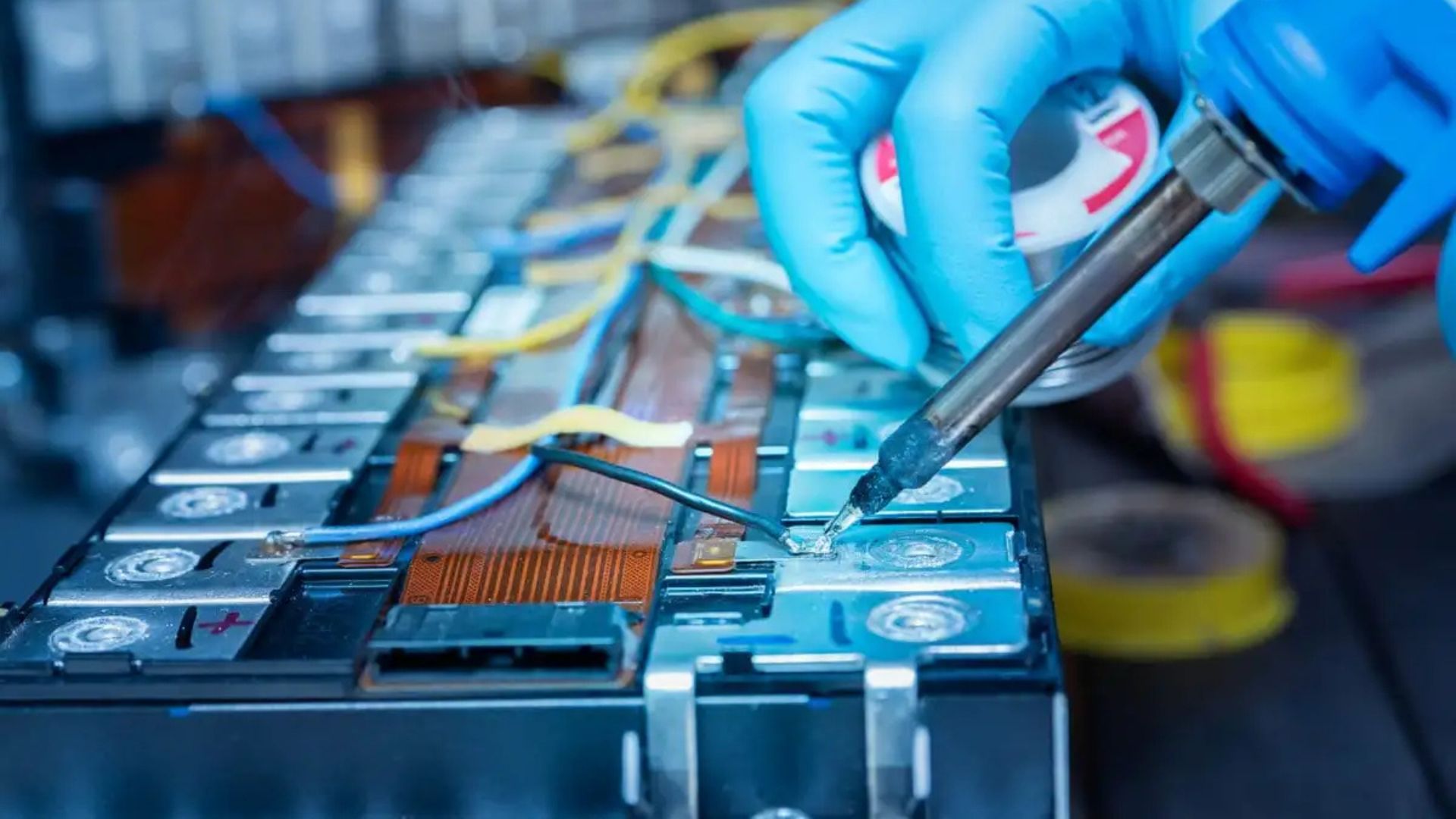 Two-step battery recycling method uses 95% fewer chemicals to speed ...