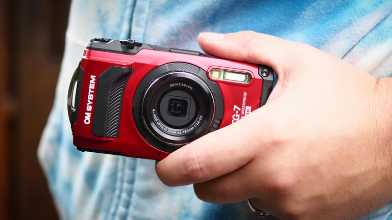 Still at No. 1: best-selling compact camera for months still beats ...