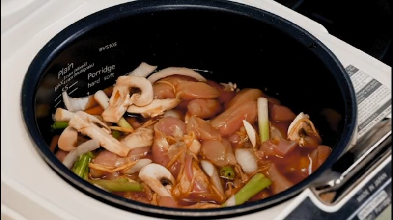 Sam Choy’s in the Kitchen: Rice Cooker Recipes