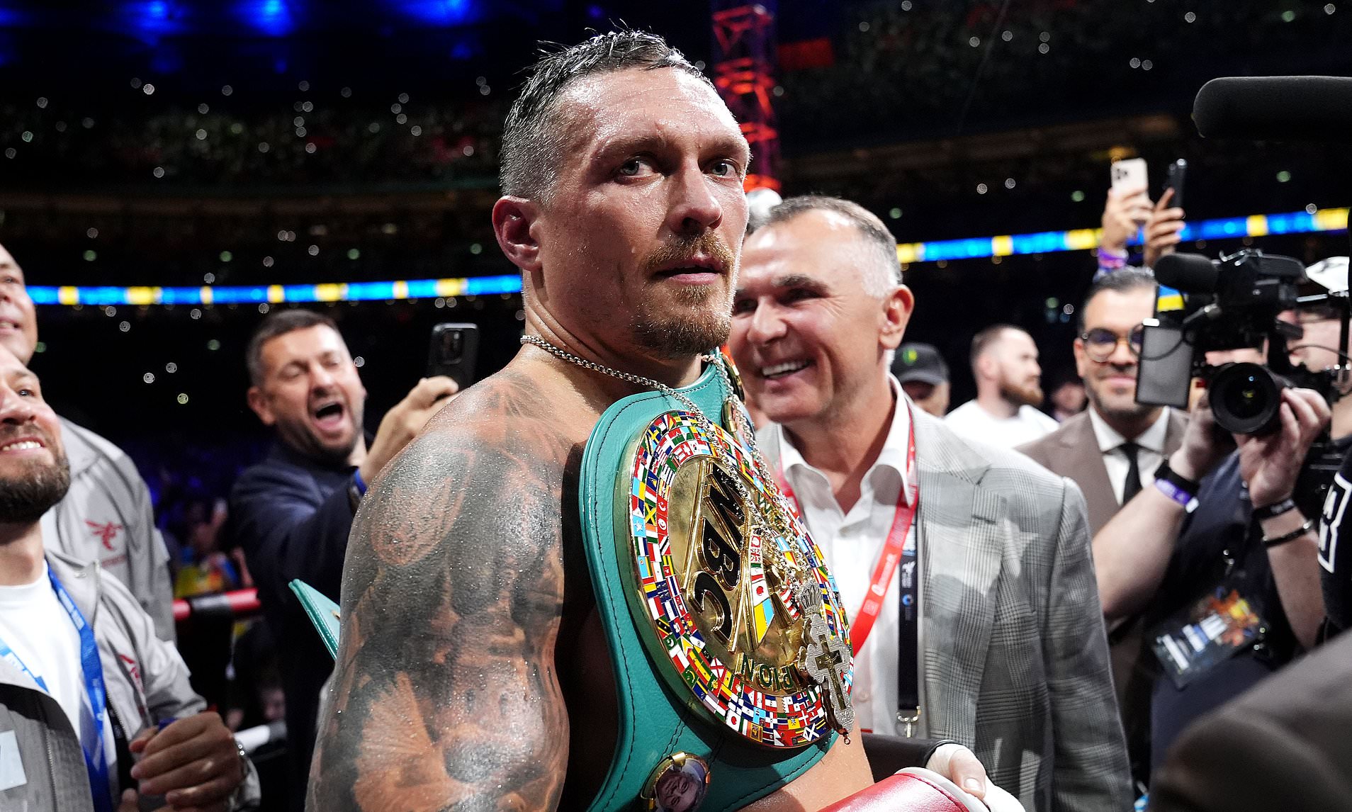 oleksandr-usyk-relinquishes-wbo-heavyweight-title-as-belt-is-handed-to