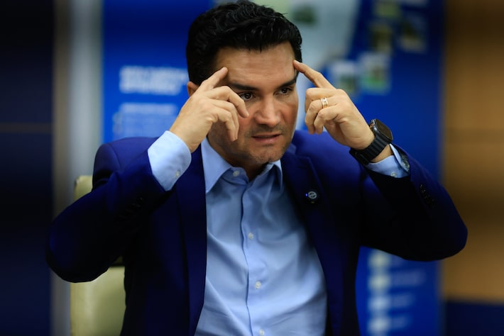 Sabino diz que não teria sentido entregar o cargo às vésperas da COP-30: "Saio com o sentimento de injustiça, mas saio com a cabeça erguida" Foto: WILTON JUNIOR