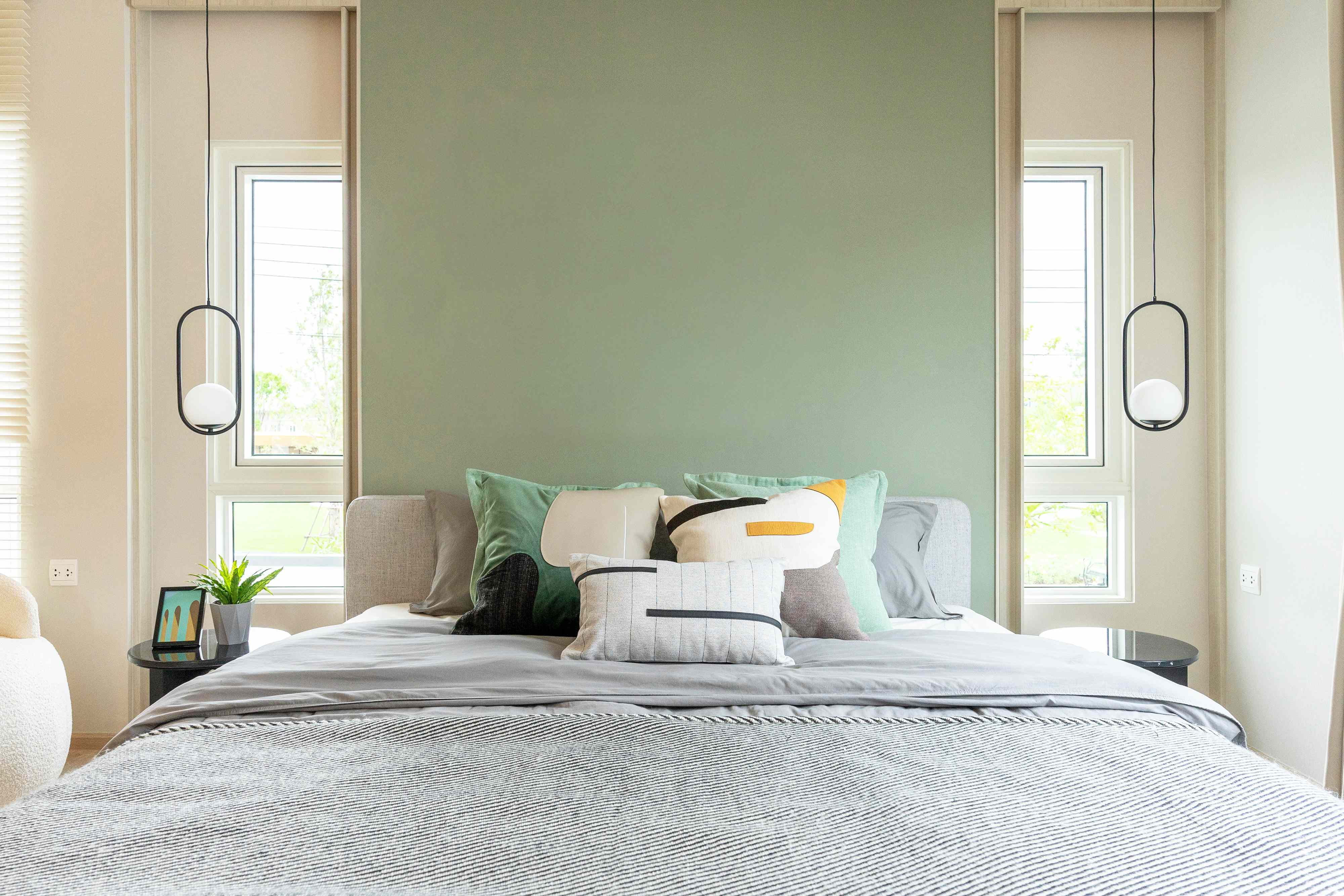 7 Outdated Interior Design Trends You Should Leave in 2025, According ...