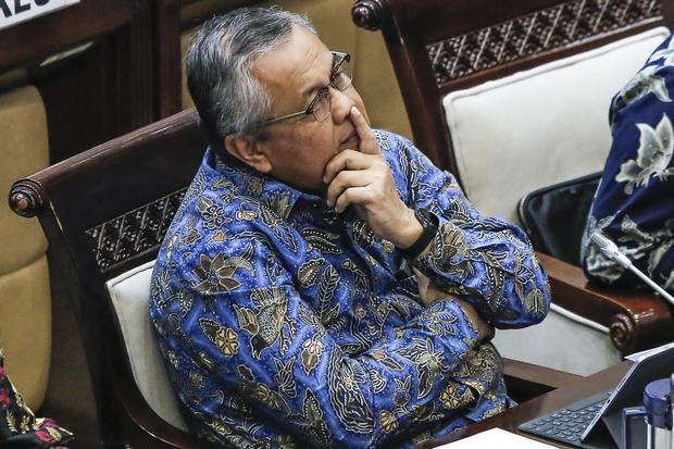 Anggota Komisi XI DPR Primus minta bos BI mundur imbas jebloknya rupiah