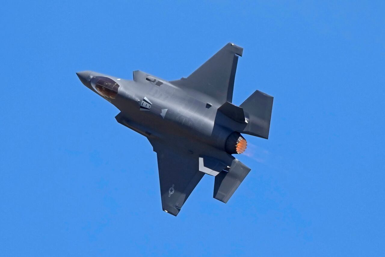 F-35 defenders launch counterattack against Swedish fighter jet proposal