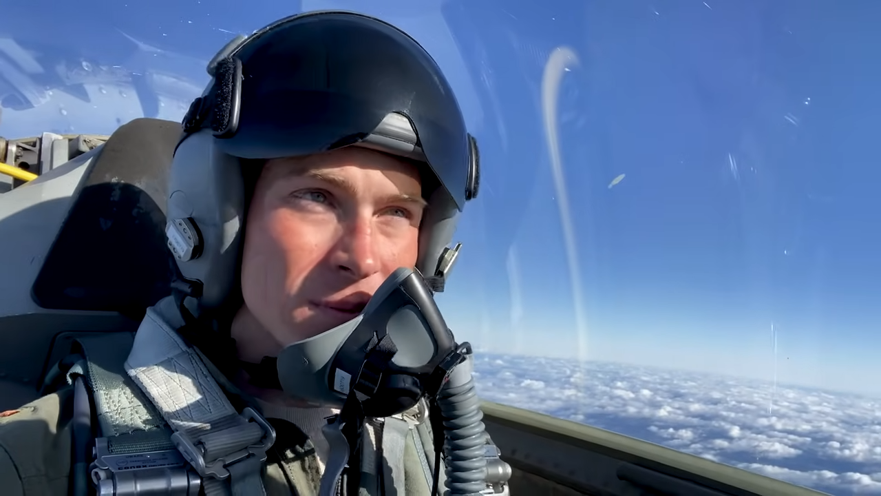 Watch What Really Happens When You Fly a Supersonic Jet for the First Time