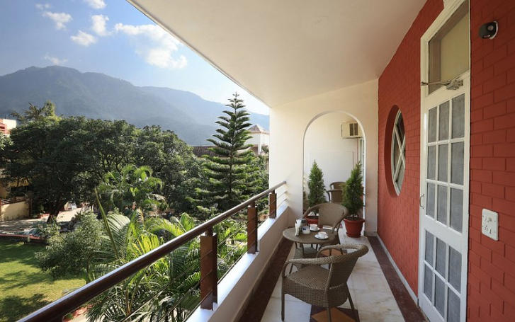 Best 4-Star Hotels in Rishikesh for a Luxurious Yet Peaceful Stay