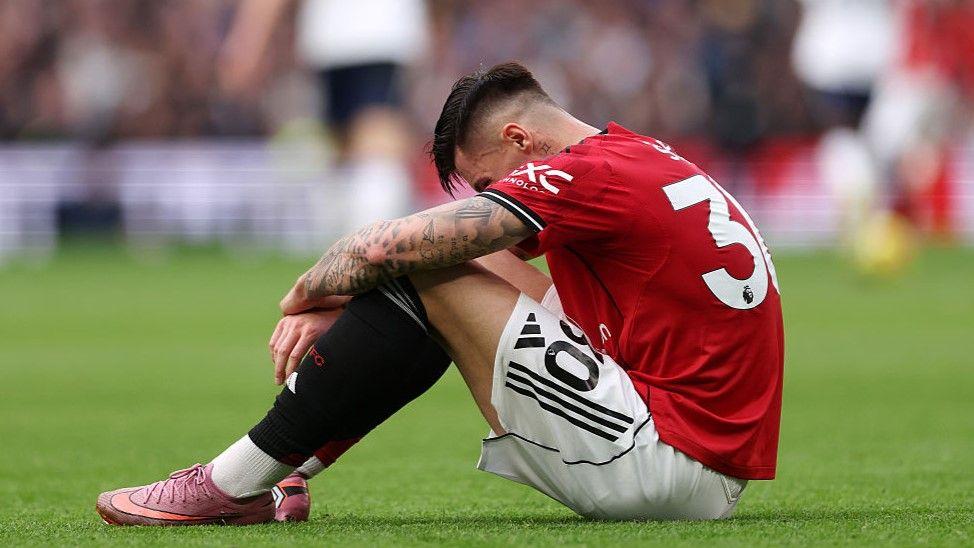 La lesión de Sesko crea un enigma en el Manchester United