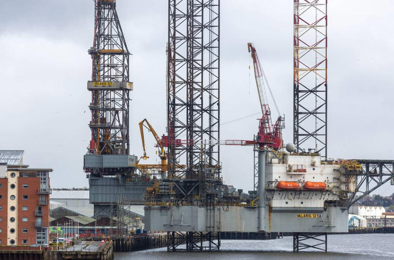 Oil rig tragedy: Worker dies after fall from crane