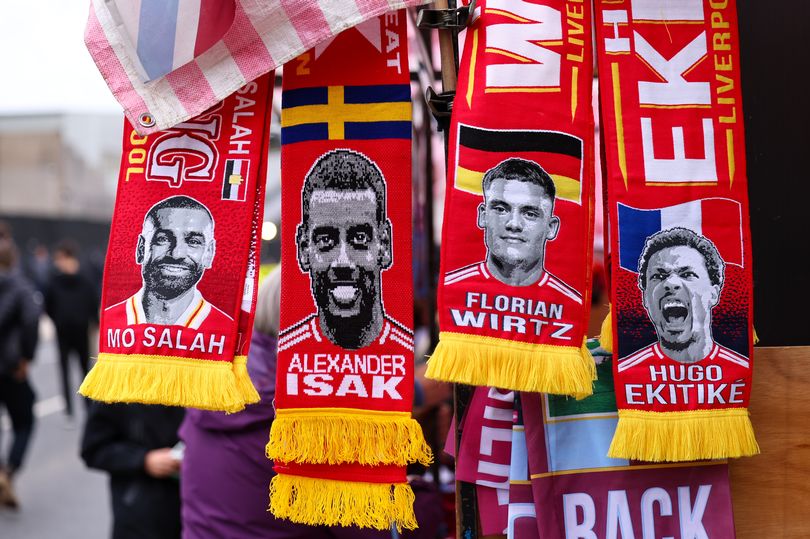 Robbie Fowler emite un veredicto claro sobre Hugo Ekitike y nombra a dos jugadores que el Liverpool debe fichar.