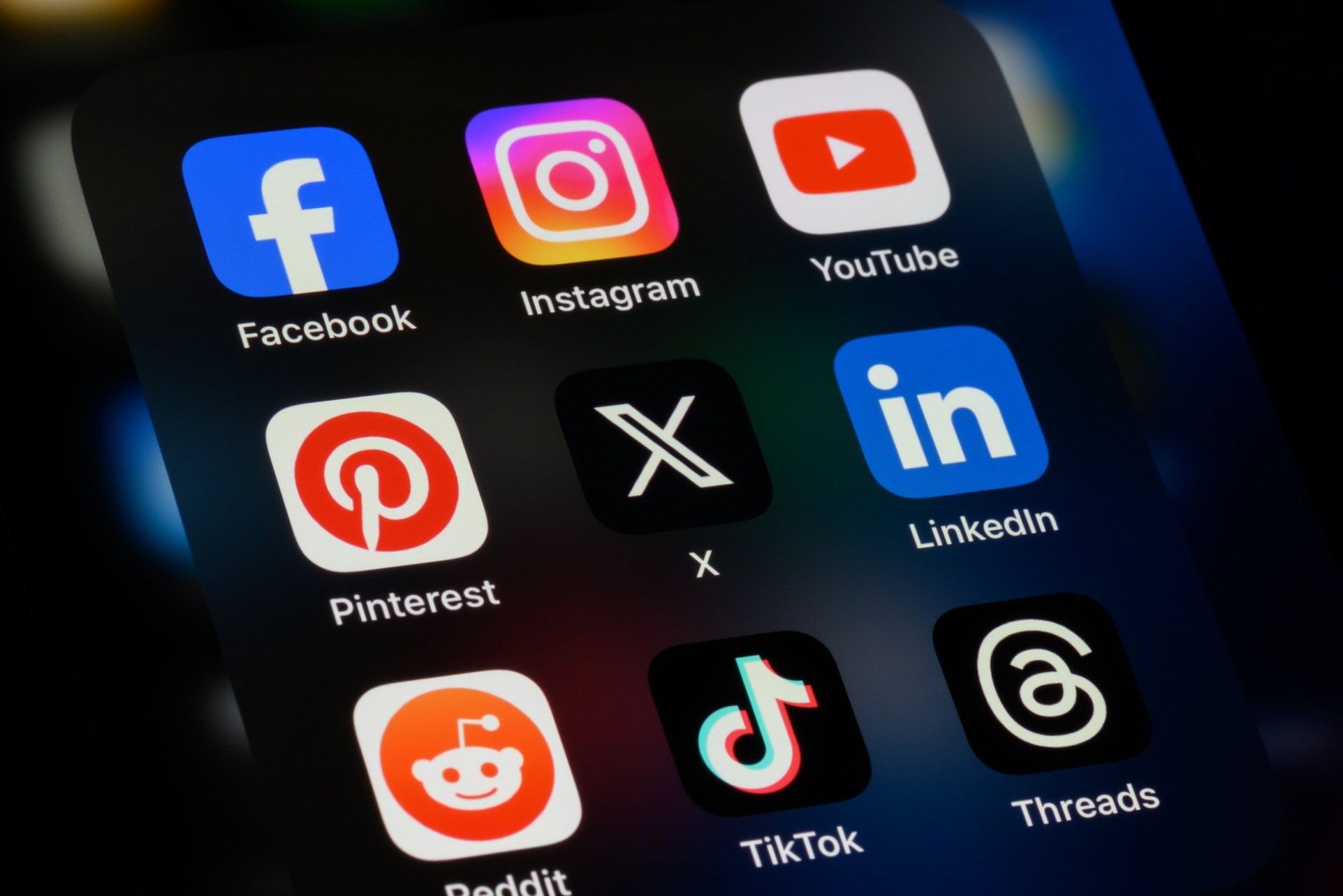 Global internet outage hits major platforms