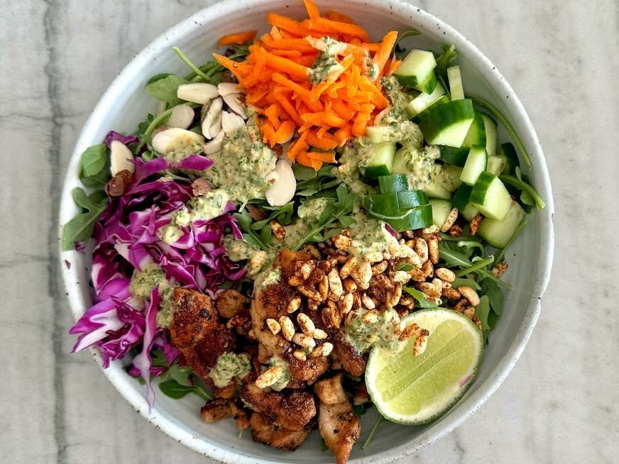 Ich bin Ernährungsberaterin und mit der 80/20-Regel bekomme ich genug Proteine, Ballaststoffe – und Desserts