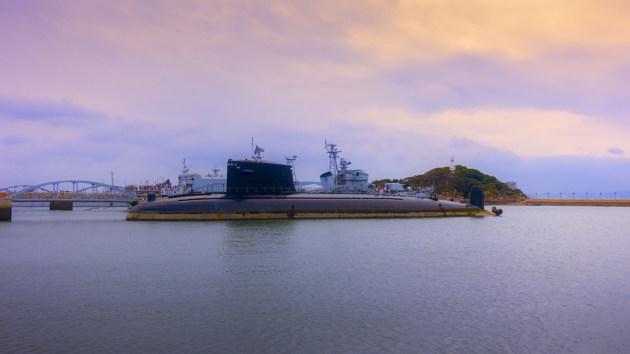 Why Pakistan’s New ChineseMade Submarines Should Terrify India