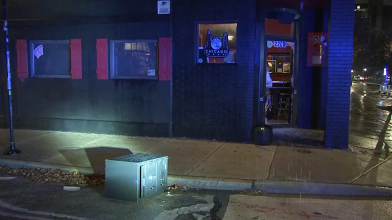 Burglars crash into Logan Square restaurant, target nearby bar, Chicago ...