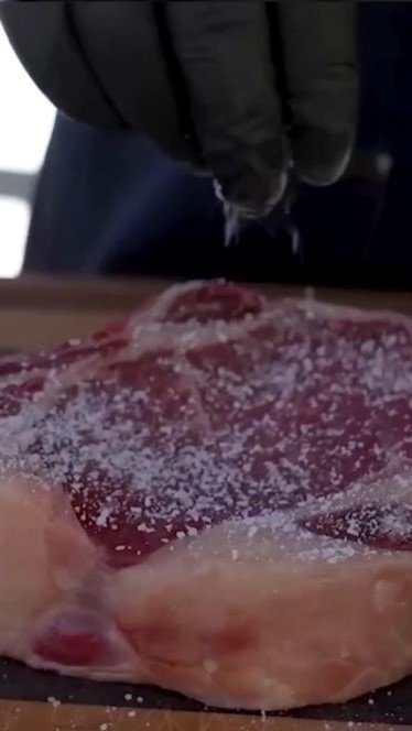 How to Season a Massive Tomahawk Steak Like a Pro Chef!