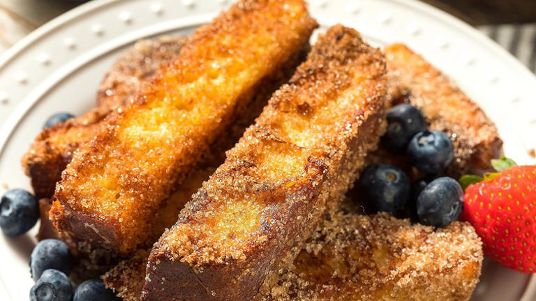 For Homemade French Toast Sticks That Rival Eggo's, You Need This ...