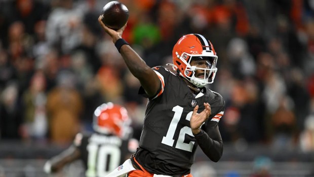 Fox acquires 2 more regular season NFL games, says there's 'no tension ...