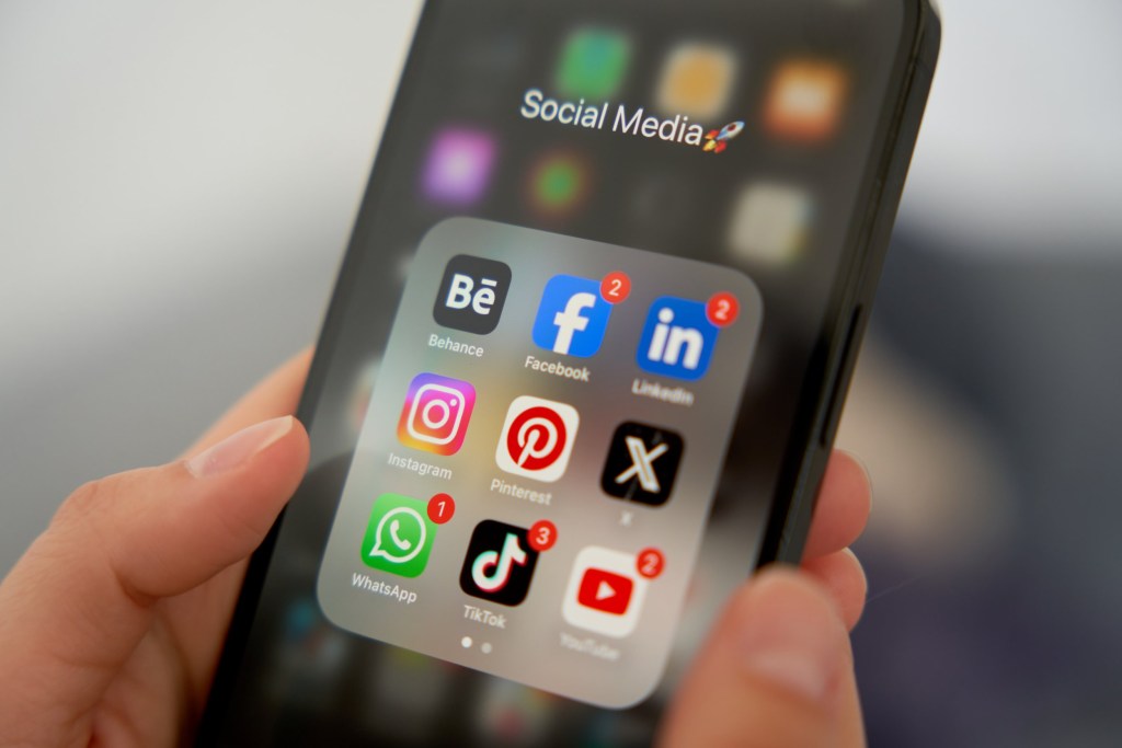 Parts of the internet stop working globally after a major network goes down