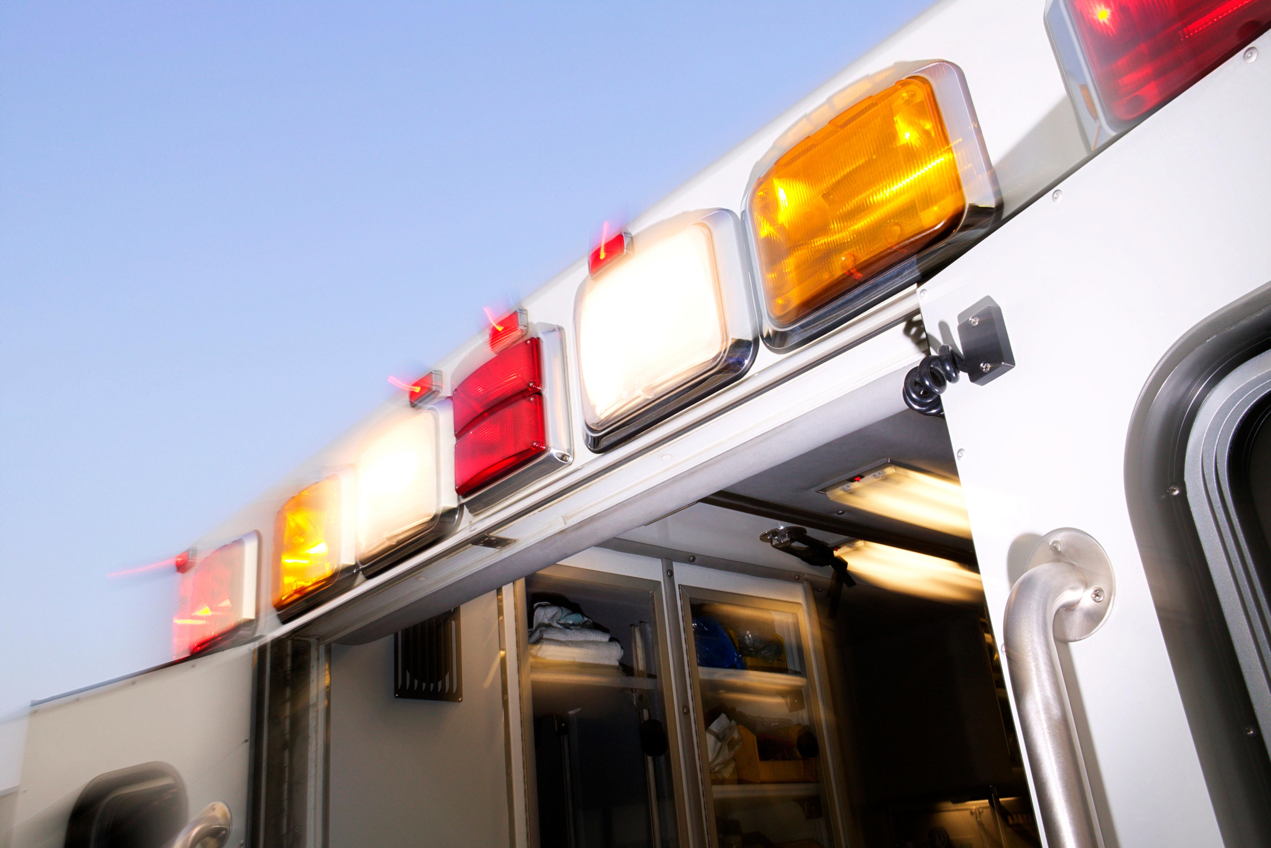 2 hospitalized after stabbing in North Hills