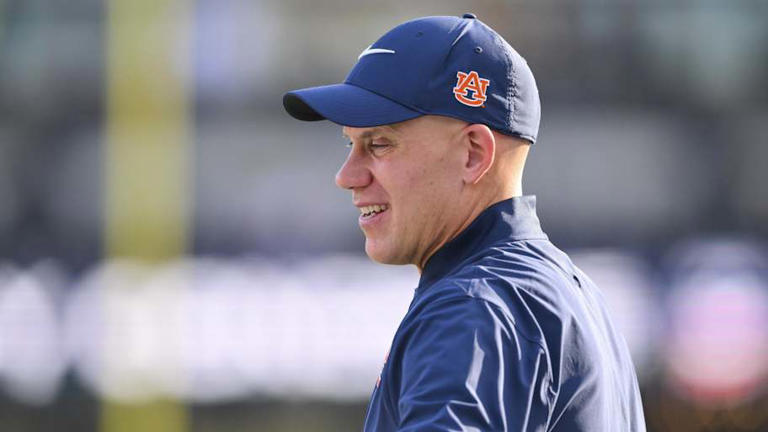 Xavier Atkins Vocal About Who Auburn's Next Head Coach Should Be