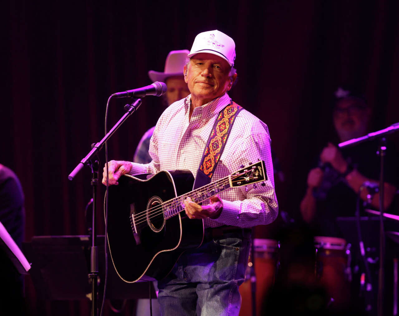 new-h-e-b-holiday-commercials-feature-a-george-strait-christmas-song