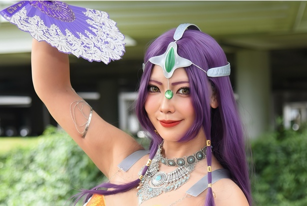 ドラゴンクエスト4 ドラクエ4 ミネア&マーニャ コスプレ衣装 実の姉妹が「ドラクエ4」“マーニャ＆ミネア”コスプレに挑戦「装飾を