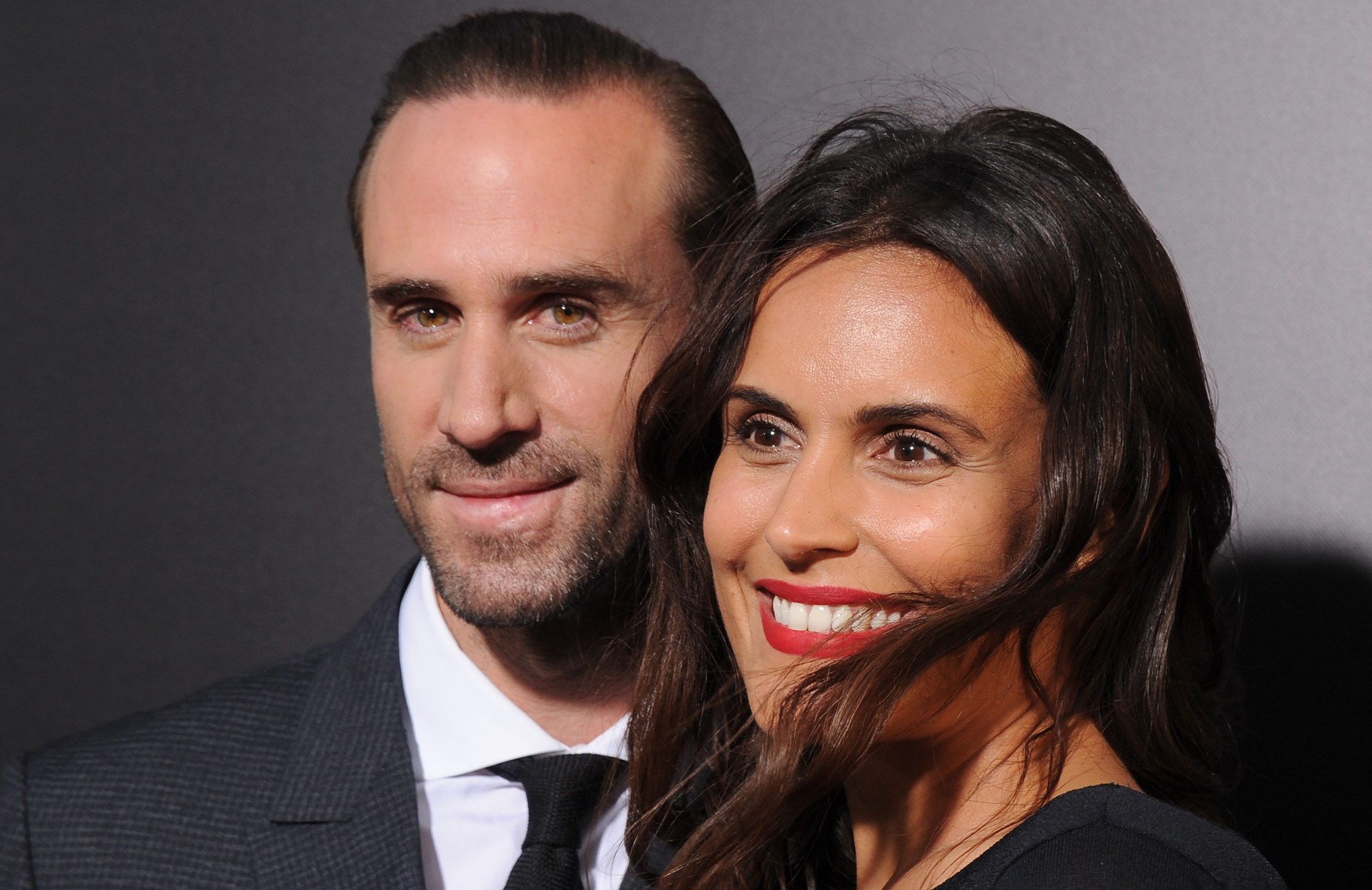 Joseph Fiennes' wife mugged shortly after London move