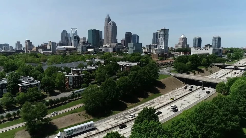 Could Charlotte judge release hundreds of immigrants like Chicago did?