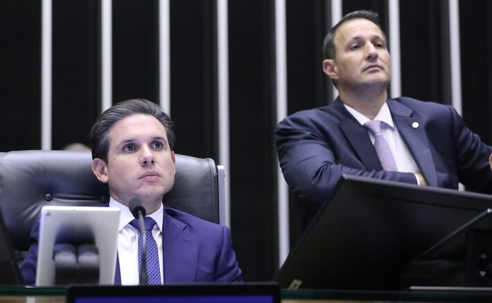 Hugo Motta ao lado de Guilherme Derrite durante a votação do PL Antifacção Foto: Kayo Magalhães/Câmara dos Deputados