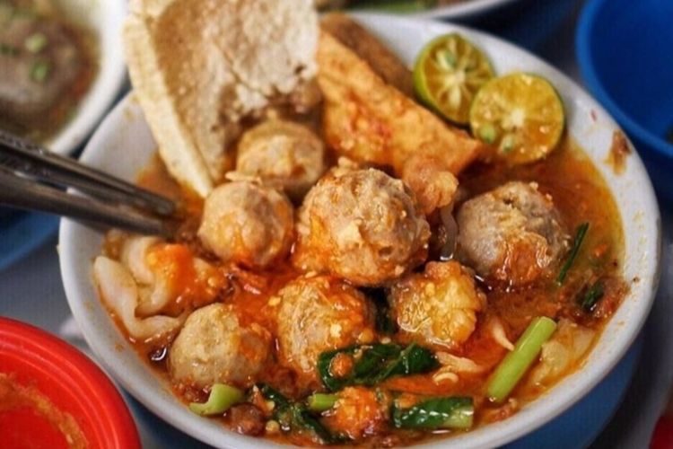 10 Makanan Kaki Lima Terbaik yang Wajib Dicoba di Surabaya! 10 Makanan Kaki Lima Terbaik yang Wajib Dicoba di Surabaya!