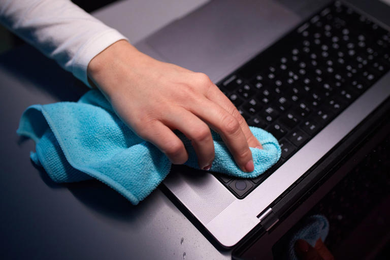 How to clean your keyboard while your laptop stays on