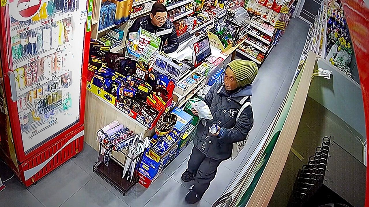 Kind shopkeeper secretly pays elderly woman's groceries for four years