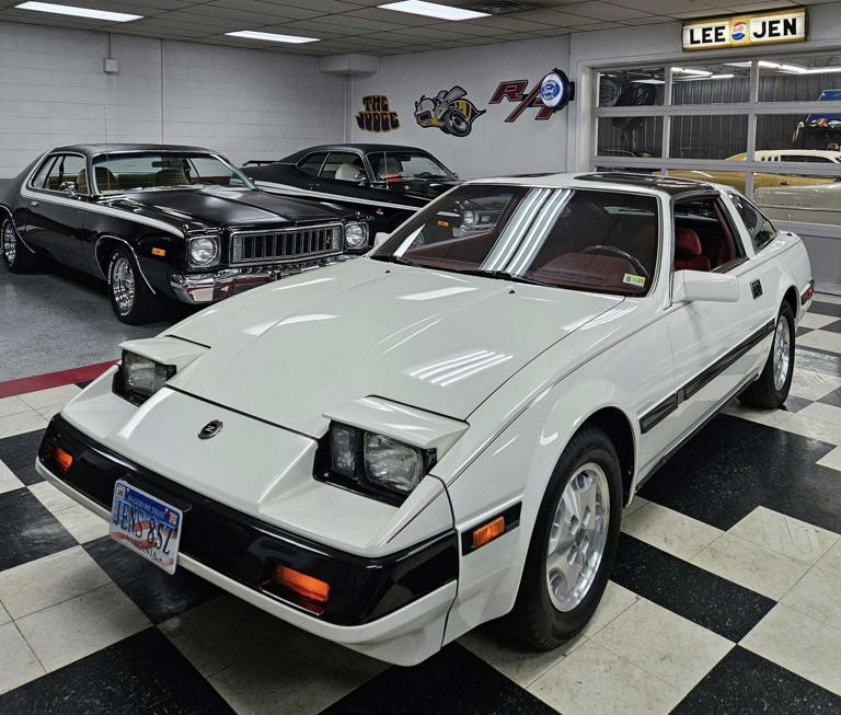 【secretnest】 This 1985 Nissan 300ZX Still Plays Its Greatest Hits On Cassette