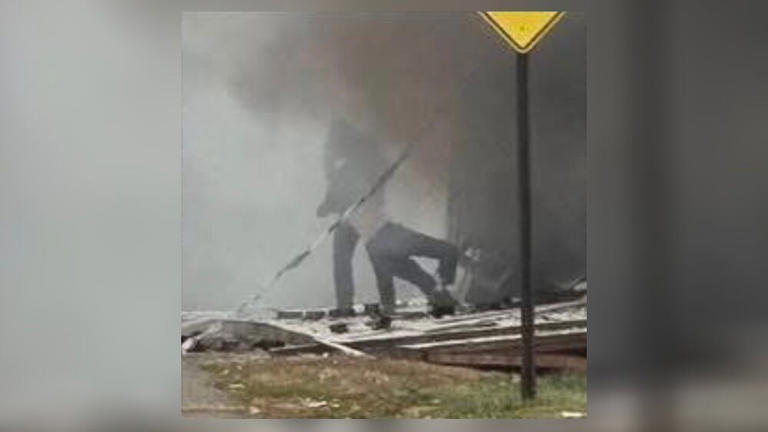 ‘Always look out for each other;’ Neighbor runs into burning home ...