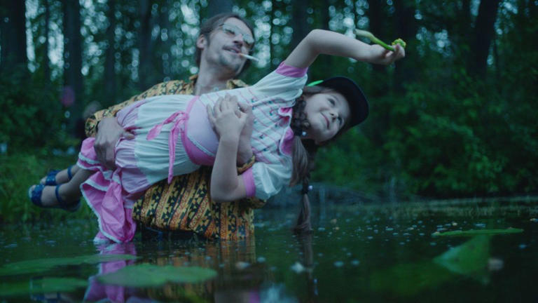 ‘Carne, sangre e incluso un corazón’ no es una película sobre una hija que perdona a su padre: «Está bien estar enfadado».