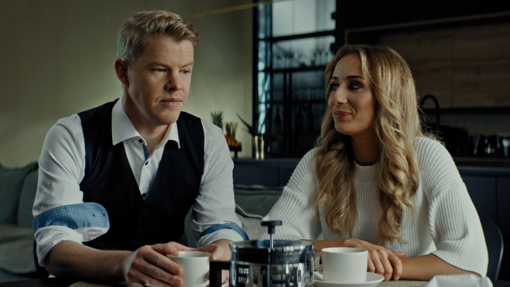 ¿Qué harías con más de 50 millones de dólares? ‘New Money’ ofrece un cóctel cómico de sueños y pesadillas.