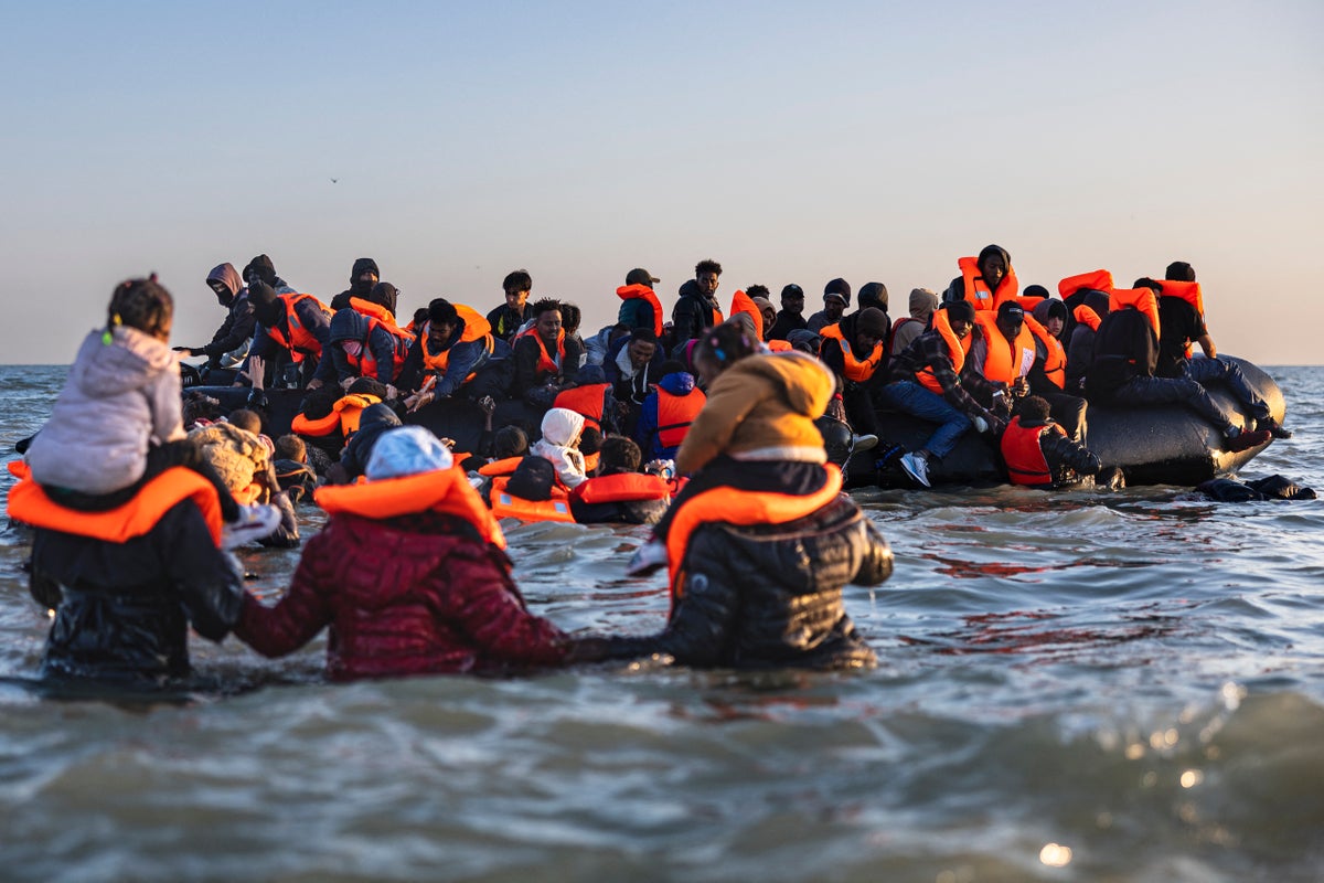 French police to use nets to stop small boats crossing Channel