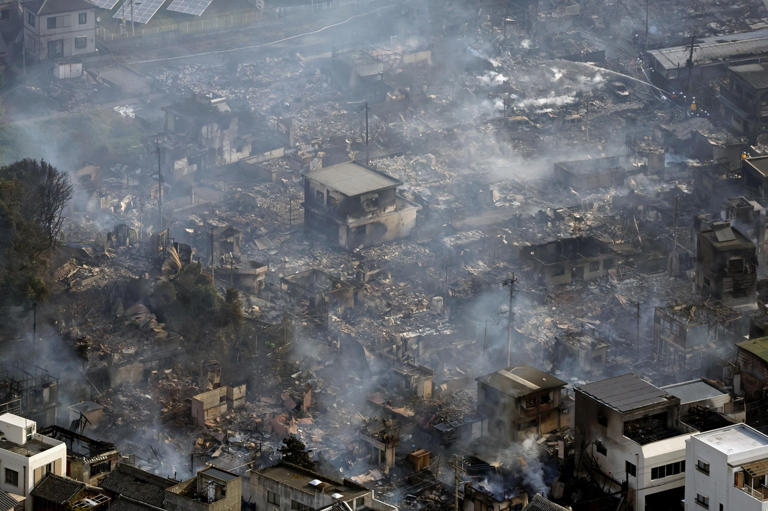 日本大分県町竝みで大型火事…170軒以上仏陀