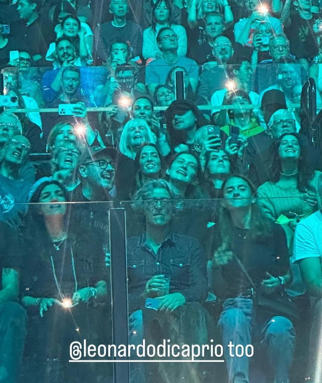 DiCaprio al concerto dei Radiohead. L’attore con la compagna e Maguire ...