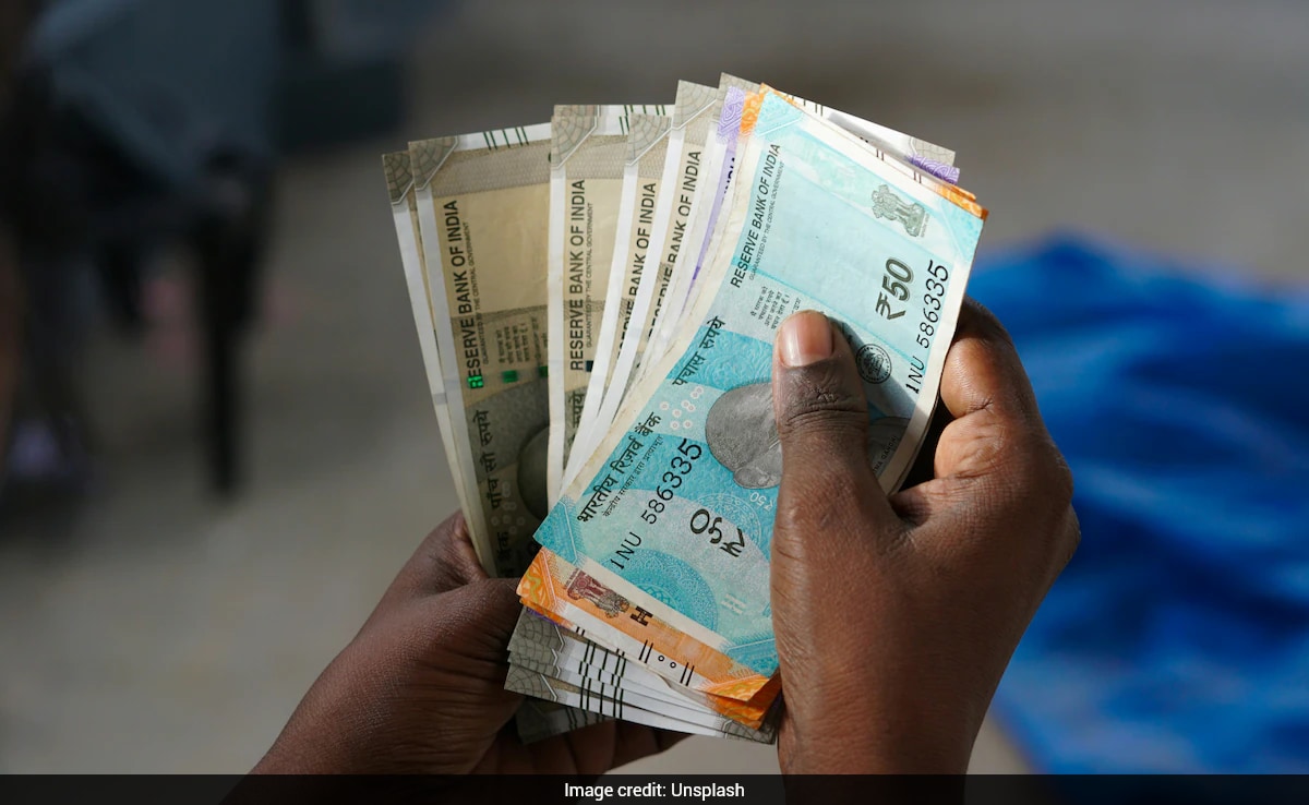 Experts Explain How You Can Build Rs 20 Lakh Corpus By Saving Rs 200 ...