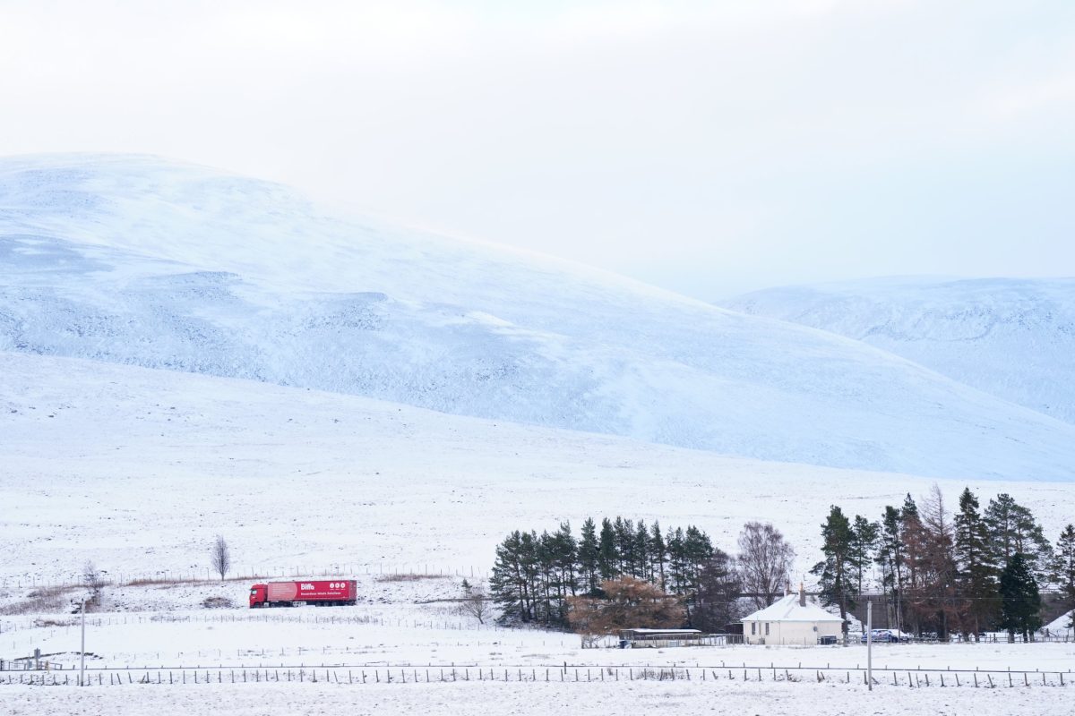 First snow hits South of England as amber blizzard warning issued