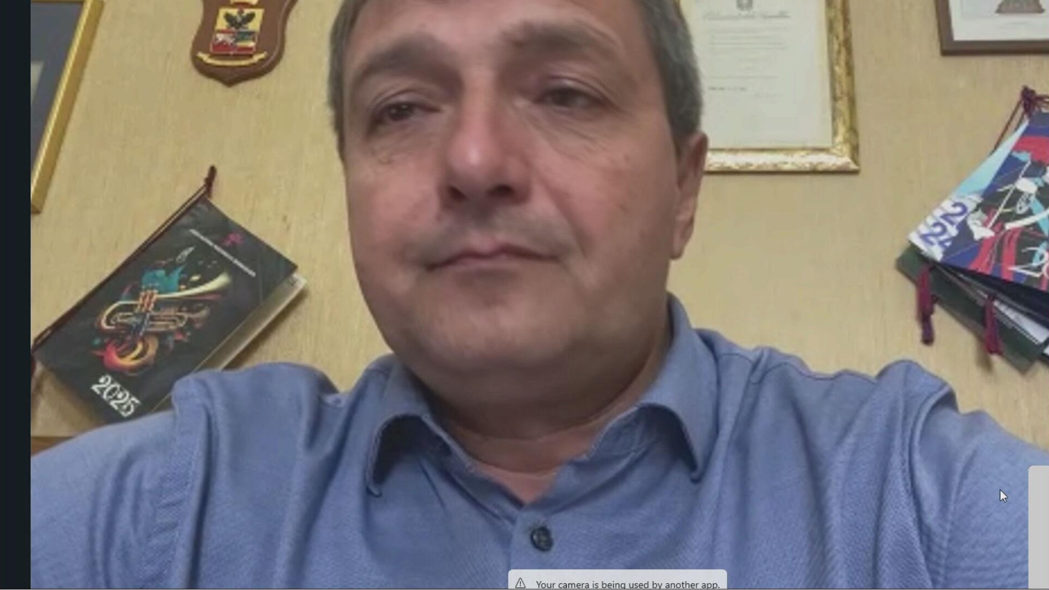 Il bambino di 8 anni trovato morto in casa, le lacrime del sindaco ...