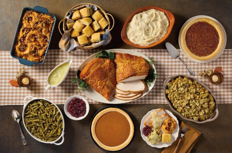 is-cracker-barrel-open-on-thanksgiving-what-they-re-offering-in-2025