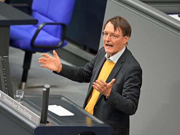 Nach dem selbst gewählten Tod der Kessler-Zwillinge Ellen und Alice hat der frühere Bundesgesundheitsminister Karl Lauterbach (SPD) eine gesetzliche Regelung zum assistierten Suizid gefordert.