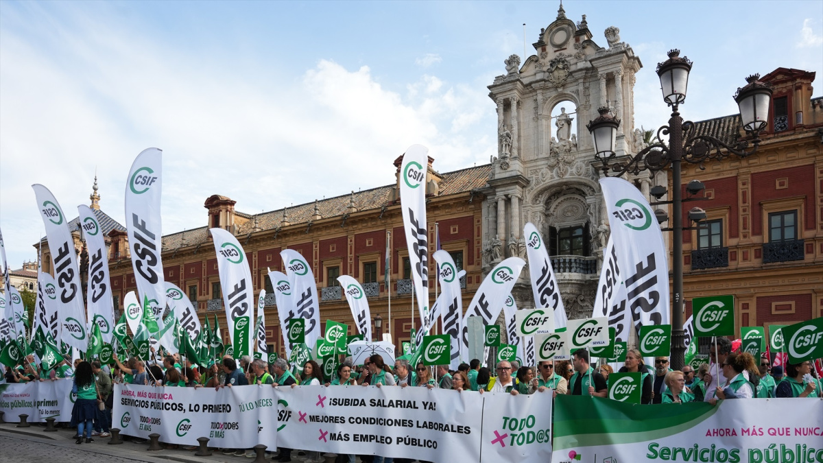El Gobierno plantea una subida salarial del 10% a los empleados ...