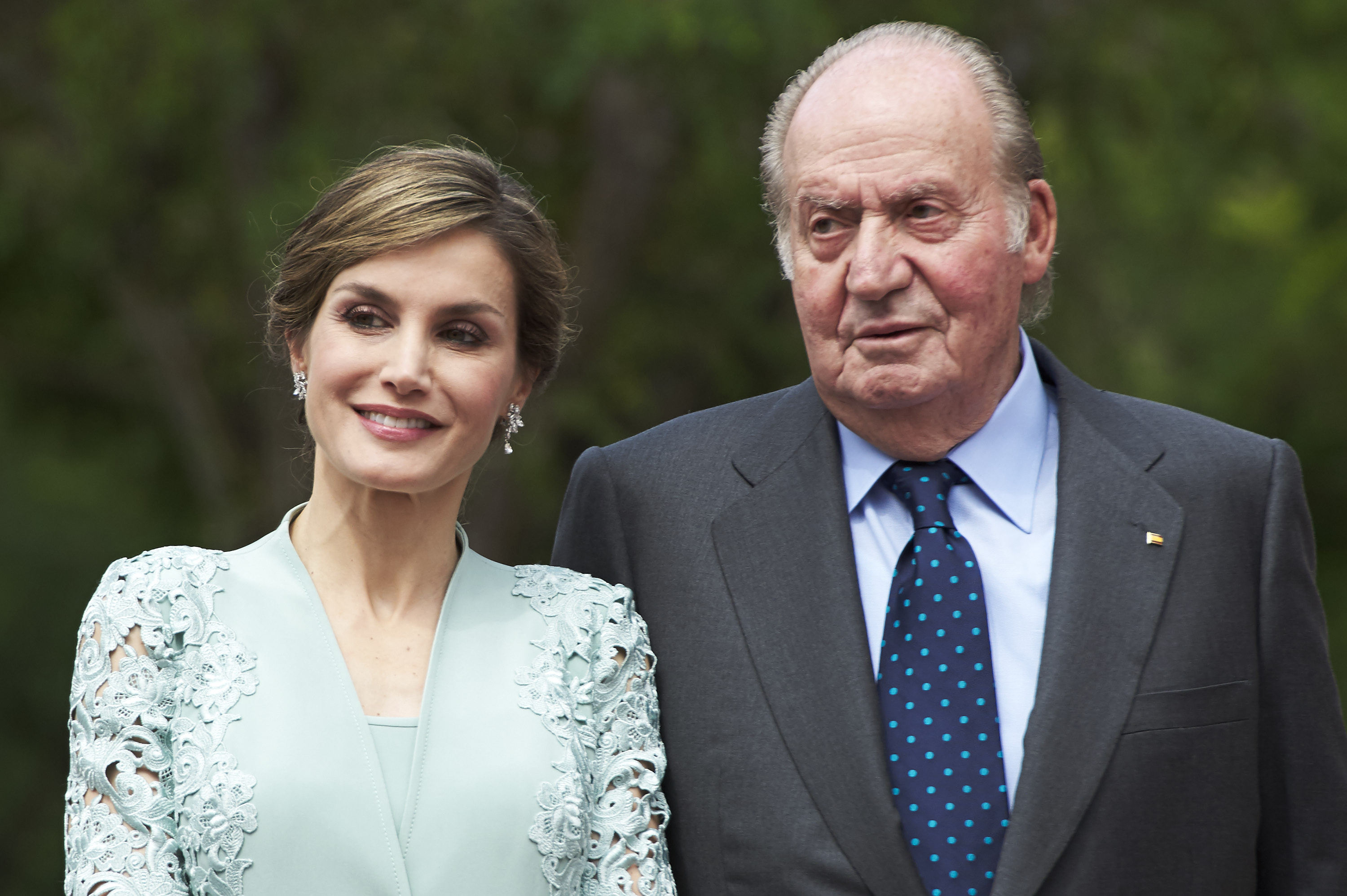 Pilar Eyre revela cómo se quedó Letizia cuando se enteró de lo que el rey Juan  Carlos contaba de ella en su biografía y lo que le dijo a Felipe VI