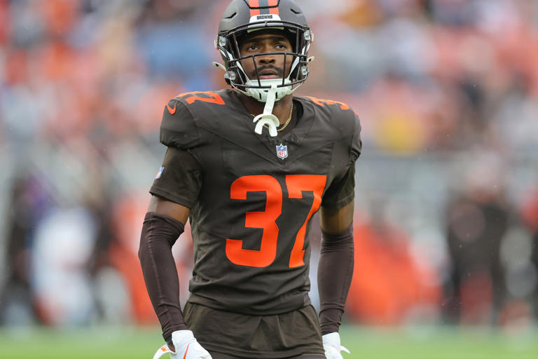 Browns Win Triggers Raiders to Dump Coach