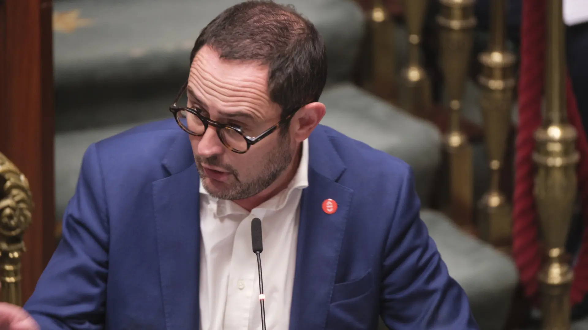 Un diputado belga es forzado a callarse tras intervenir 23 horas ...