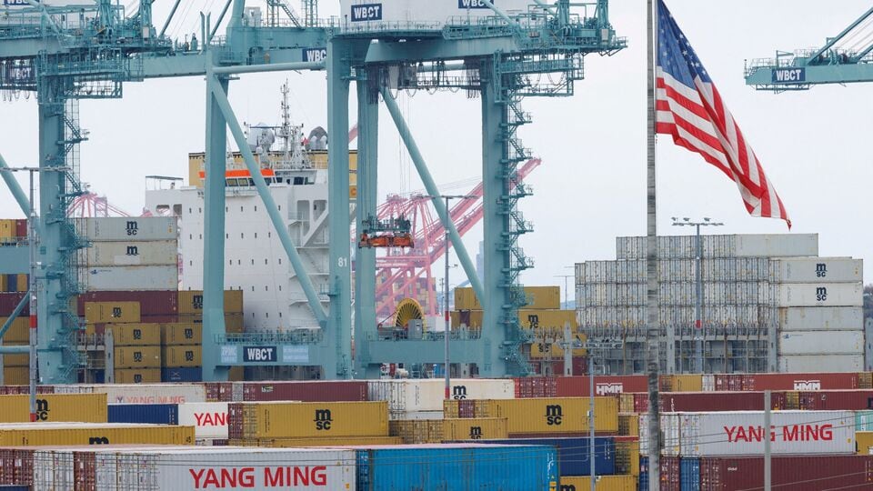 US trade deficit narrows significantly in Aug as imports dip after ...