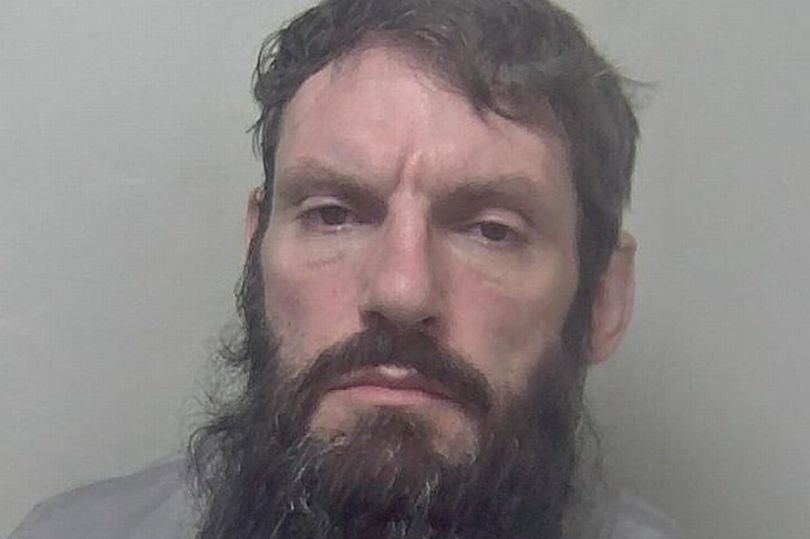 Public on 999 alert as Kent Police search for wanted man